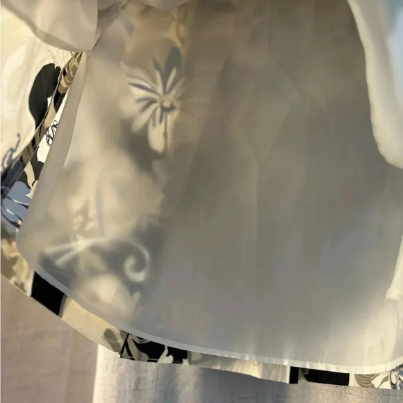 Ann Taylor Petites Size 0P Floral Skirt. Blue, khaki, cream and black. - Picture 4 of 6